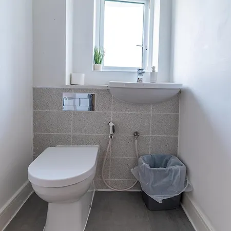 Cosy Modern 3-bed Near Etihad, Coop Arena - Ao Arena And Center Casa de Férias