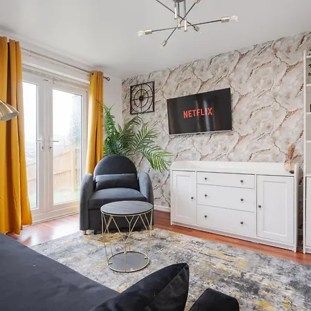 Coop Arena & Etihad - Free Parking - Pool Table Holiday home Manchester