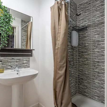 Coop Arena & Etihad - Free Parking - Pool Table * Манчестер