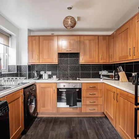 Tatil Evi Coop Arena & Etihad - Free Parking - Pool Table *