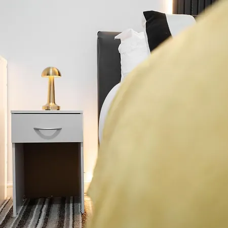 Coop Arena & Etihad - Free Parking - Pool Table Holiday home Manchester
