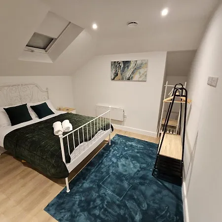 Luxury Penthouse Near Airport And Trafford Centre Apartment *