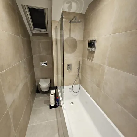 Luxury Penthouse Near Airport And Trafford Centre Apartment