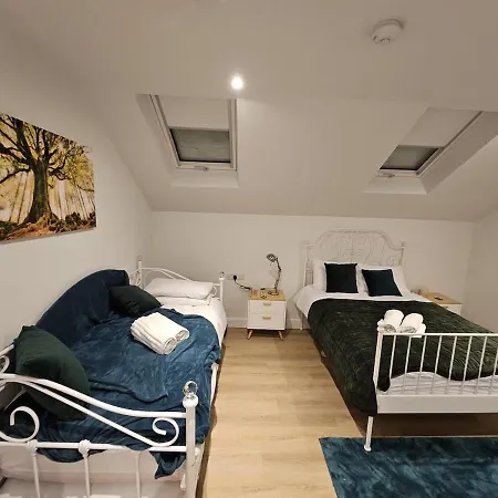 Luxury Penthouse Near Airport And Trafford Centre *