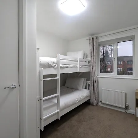 Hébergement de vacances Charming 3 Bedroom With Garden And Parking Manchester