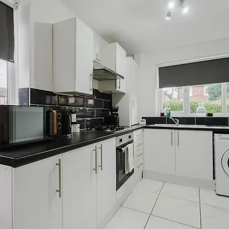 Апартаменты Spacious 3-bed In Didsbury