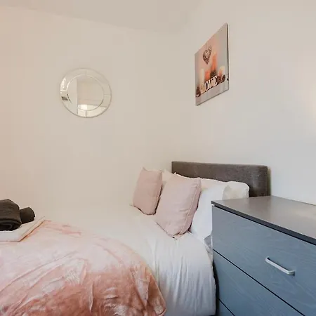 Spacious 3-bed In Didsbury Manchester