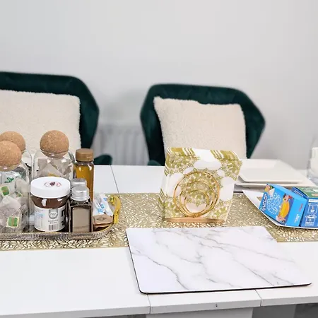 Chic In Sleeps 5 Apartament