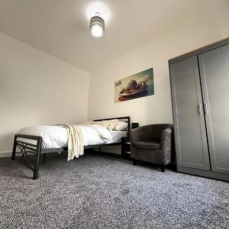 Fulfill Walkden 맨체스터