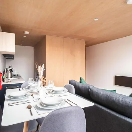 아파트 Stylish & Contemporary 2 Bed Flat In