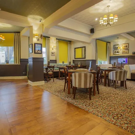 Fairway Hotel *