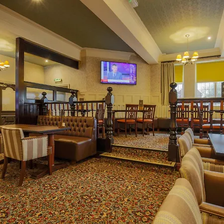 Fairway Hotel *