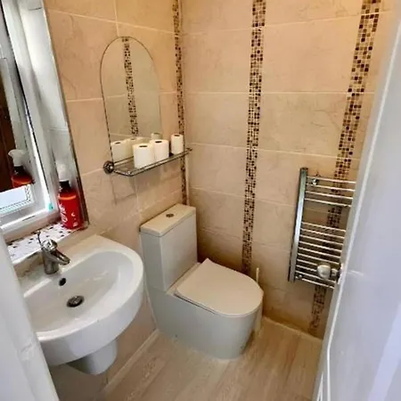 Tatil Evi Private Single With Ensuite In Chorlton Manchester