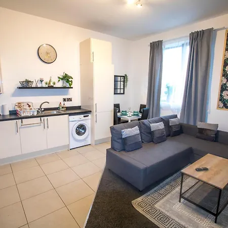 Appartement Ideal For Groups - Modern 2 Bedroom - Free Parking, Transit Links, Close To Stadiums