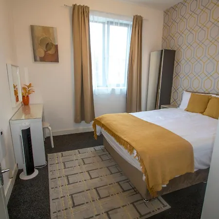 Ideal For Groups - Lovely 2 Bedroom - Free Parking, Transit Links, Close To Stadiums Manchester
