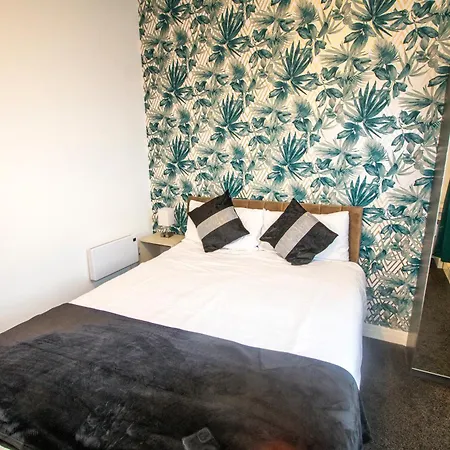 Apartment Ideal For Groups - 2 Bedroom - Free Parking, Transit Links, Close To Stadiums *