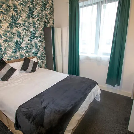 Ideal For Groups - 2 Bedroom - Free Parking, Transit Links, Close To Stadiums Apartment