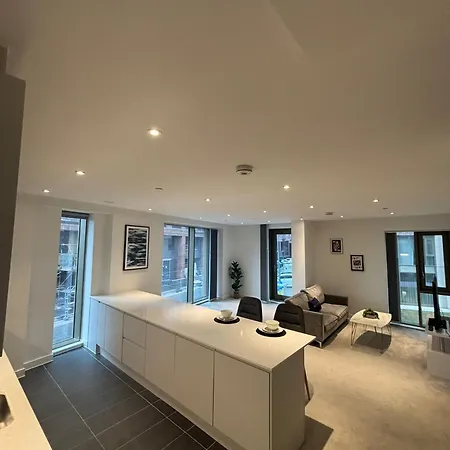 Daire Entire Modern In Centre *