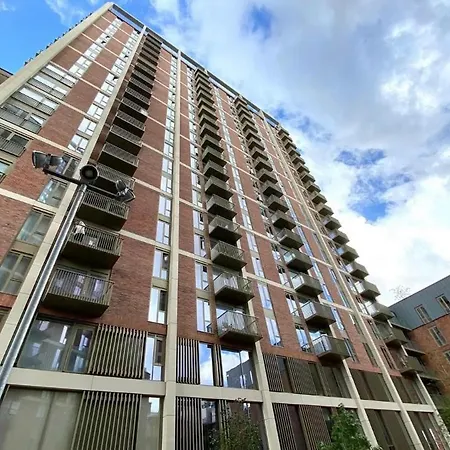 Entire Modern In Centre Daire *