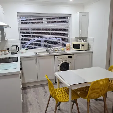 Cosy 2-bed House In * Manchester