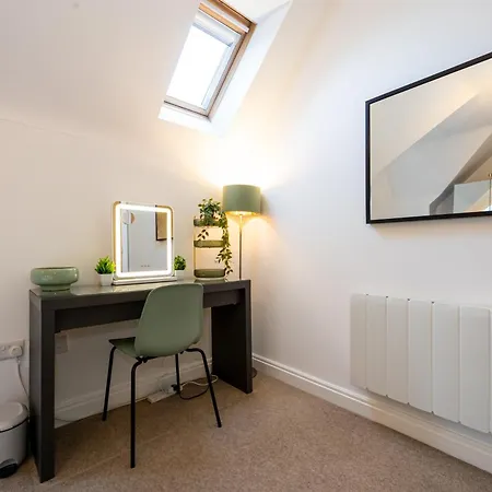 Waters Way - Free Secure Parking Apartment