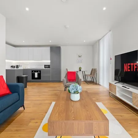 Apartment Modern Highrise Luxury *