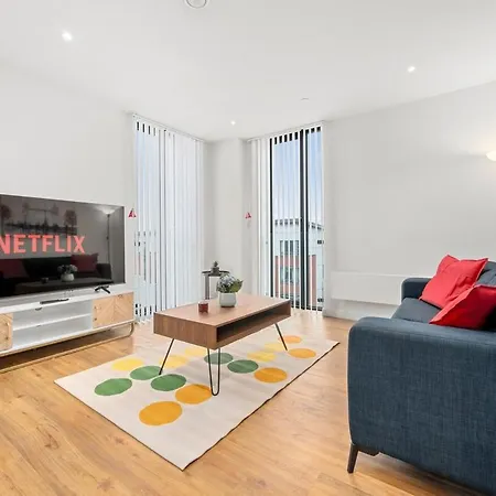 Modern Highrise Luxury Apartamento