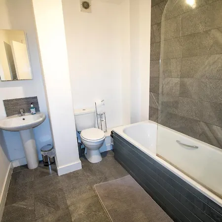 Apartment Spacious 2br Flat Stadium Links