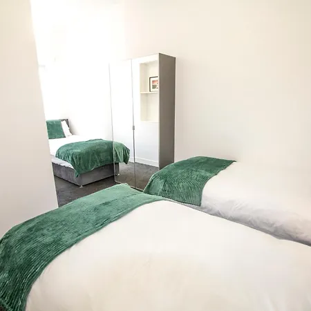 Stylish 2 Bedroom-free Parking Apartment