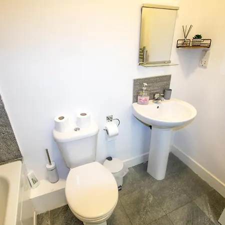 아파트 Sleek 2 Bedroom - Stadium Links