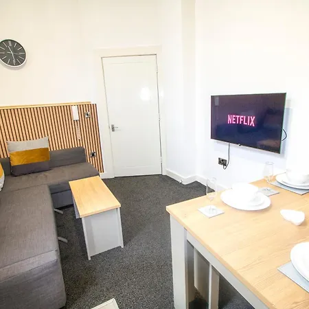 Sleek 2 Bedroom - Stadium Links Apartment Manchester