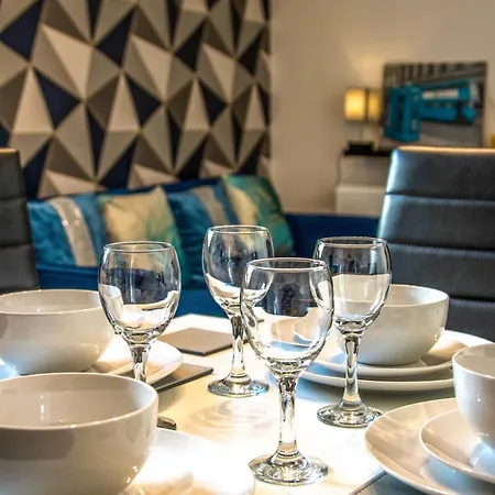 2 Bedroom Flat-free Parking Apartmán