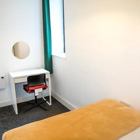 2 Bedroom Flat-free Parking *