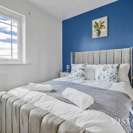 4 Bed House By Vista Short Lets & Serviced With Pool Table, Free Parking & Near Vakantiehuis Manchester