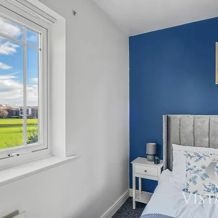 Holiday home Modern 4 Bed Near Centre With Pool Table And Free Parking By Vista Short Lets Manchester