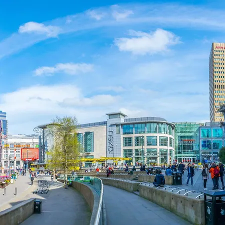 Quay House - Salford - 2bdr Sleeps 7, Spacious & Quiet - Free Parking - Close To Centre, United & The Lowry Manchester