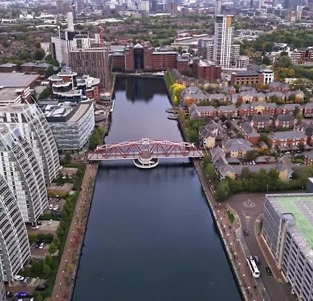 Apartment Quay House - Salford - 2bdr Sleeps 7, Spacious & Quiet - Free Parking - Close To Centre, United & The Lowry Manchester