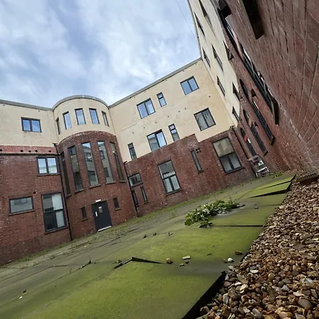 Quay House - Salford - 2bdr Sleeps 7, Spacious & Quiet - Free Parking - Close To Centre, United & The Lowry Apartment Manchester