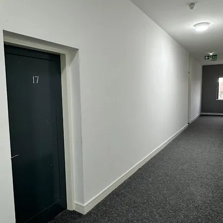 Apartment Quay House - Salford - 2bdr Sleeps 7, Spacious & Quiet - Free Parking - Close To Centre, United & The Lowry