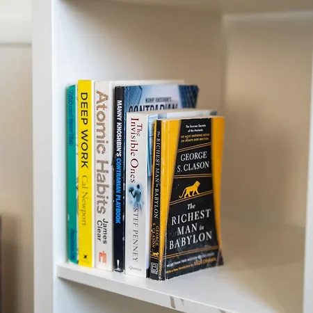 Quay House - Salford - 2bdr Sleeps 7, Spacious & Quiet - Free Parking - Close To Centre, United & The Lowry Manchester