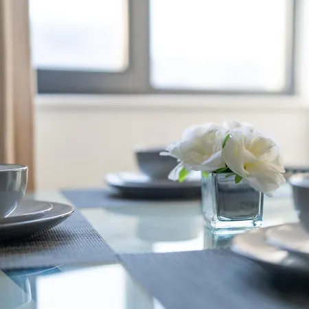 Apartment Quay House - Salford - 2bdr Sleeps 7, Spacious & Quiet - Free Parking - Close To Centre, United & The Lowry