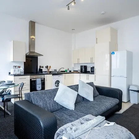 Quay House - Salford - 2bdr Sleeps 7, Spacious & Quiet - Free Parking - Close To Centre, United & The Lowry Apartament Manchester