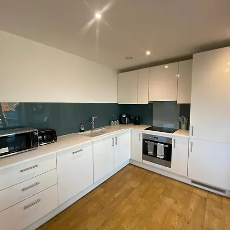 Modern 2 Bed - City Centre - Gym Access - Free Wifi アパート