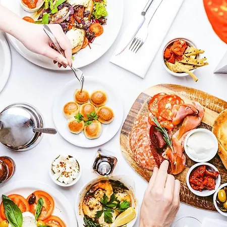 Hassle-free & Handsome Brand-new 3-bed