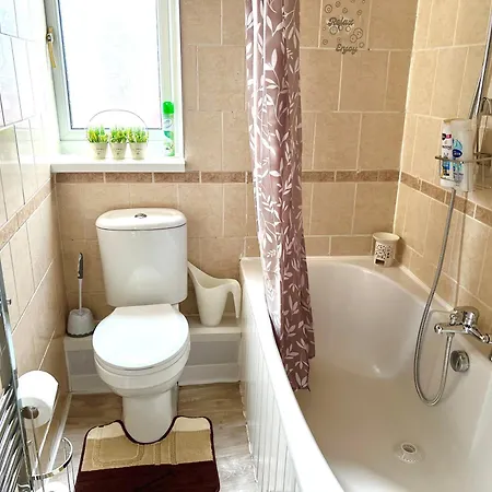 Cosy 3bdr In Levenshulme-close To Centre And Stockport Town- Free Parking- Wifi בית נופש *