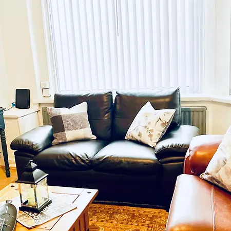 Cosy 3bdr In Levenshulme-close To Centre And Stockport Town- Free Parking- Wifi בית נופש מנצ'סטר
