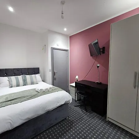 Landcross Co-living - Private Self-cater *