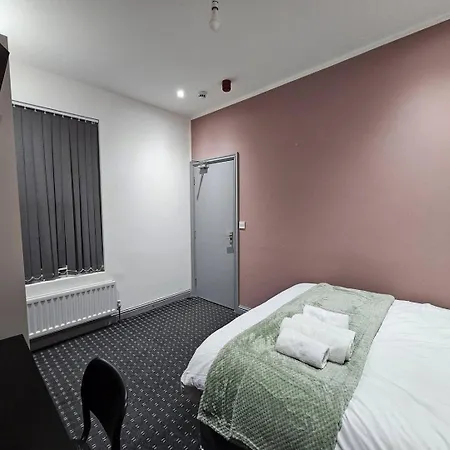 Landcross Co-living - Private Self-cater * Manchester