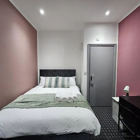 Landcross Co-living - Private Self-cater Holiday home