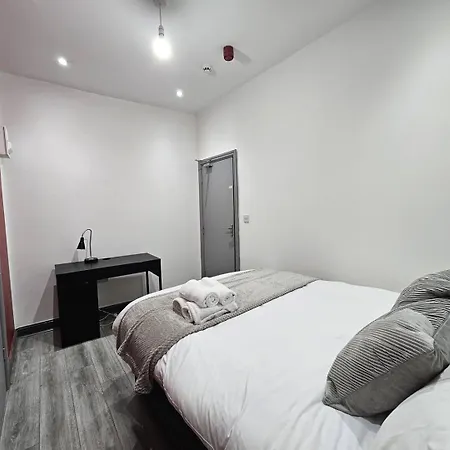 Landcross Co-living - Private Self-cater * Manchester